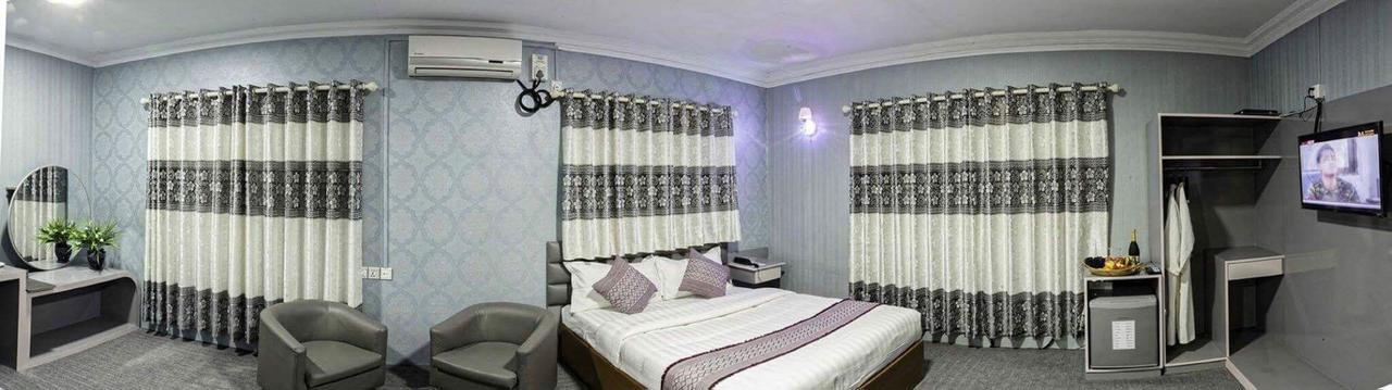 Thiha Bala Hotel Pyin Oo Lwin Bagian luar foto